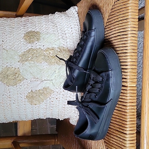 Skechers black work sneakers, size 6 - Picture 1 of 12
